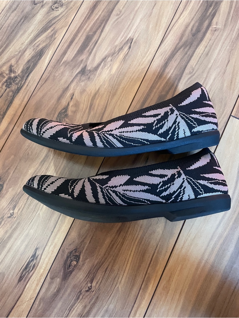 Life Stride Women's Slip-On Flats in Black and cream size  6.5 - Picture 6 of 6